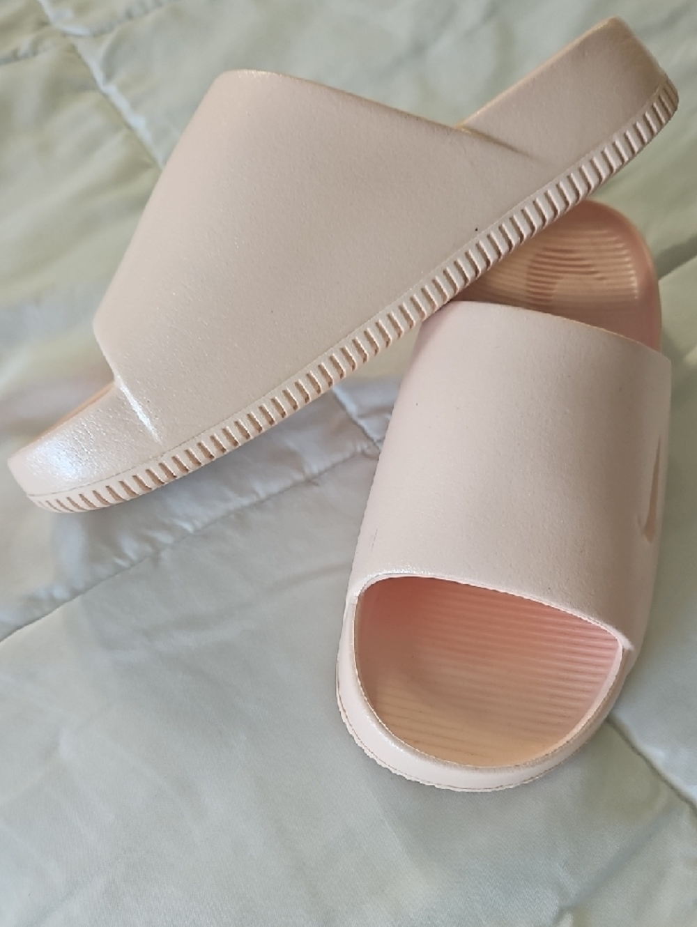 Womens Nike Calm Slides Size 7 Iridescent Pink - Picture 2 of 6